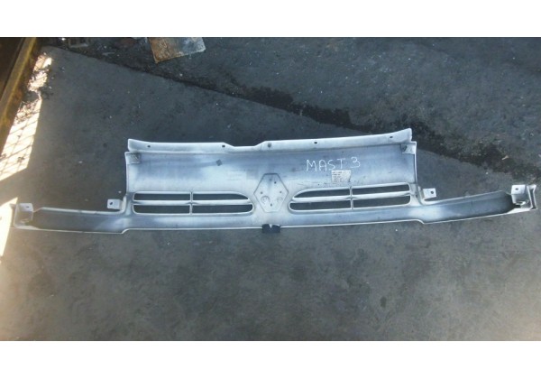 Решітка радіатора верхня Renault Master II, 7700352125, 98-03